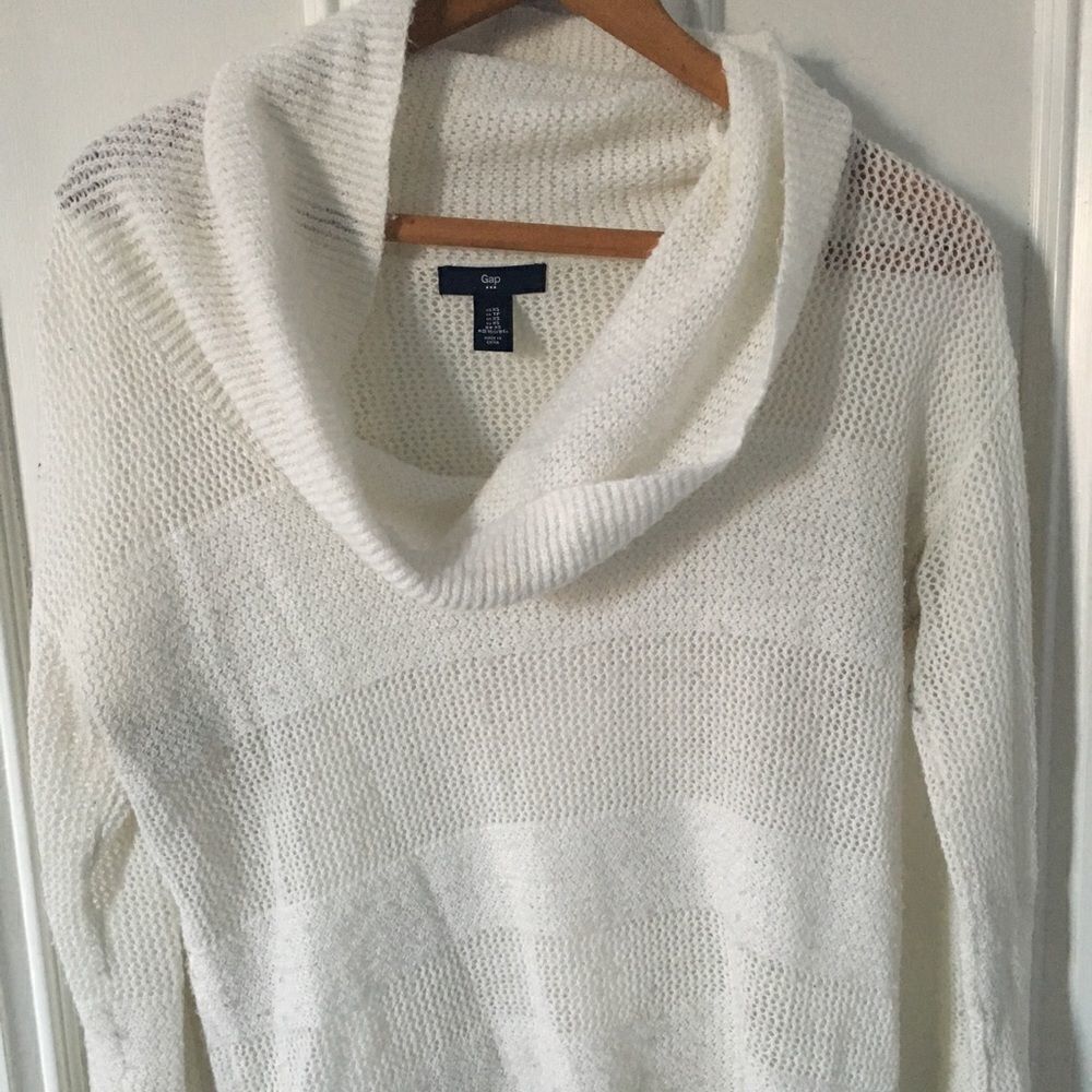 GAP  XS Cream Cowl Neck Sweater